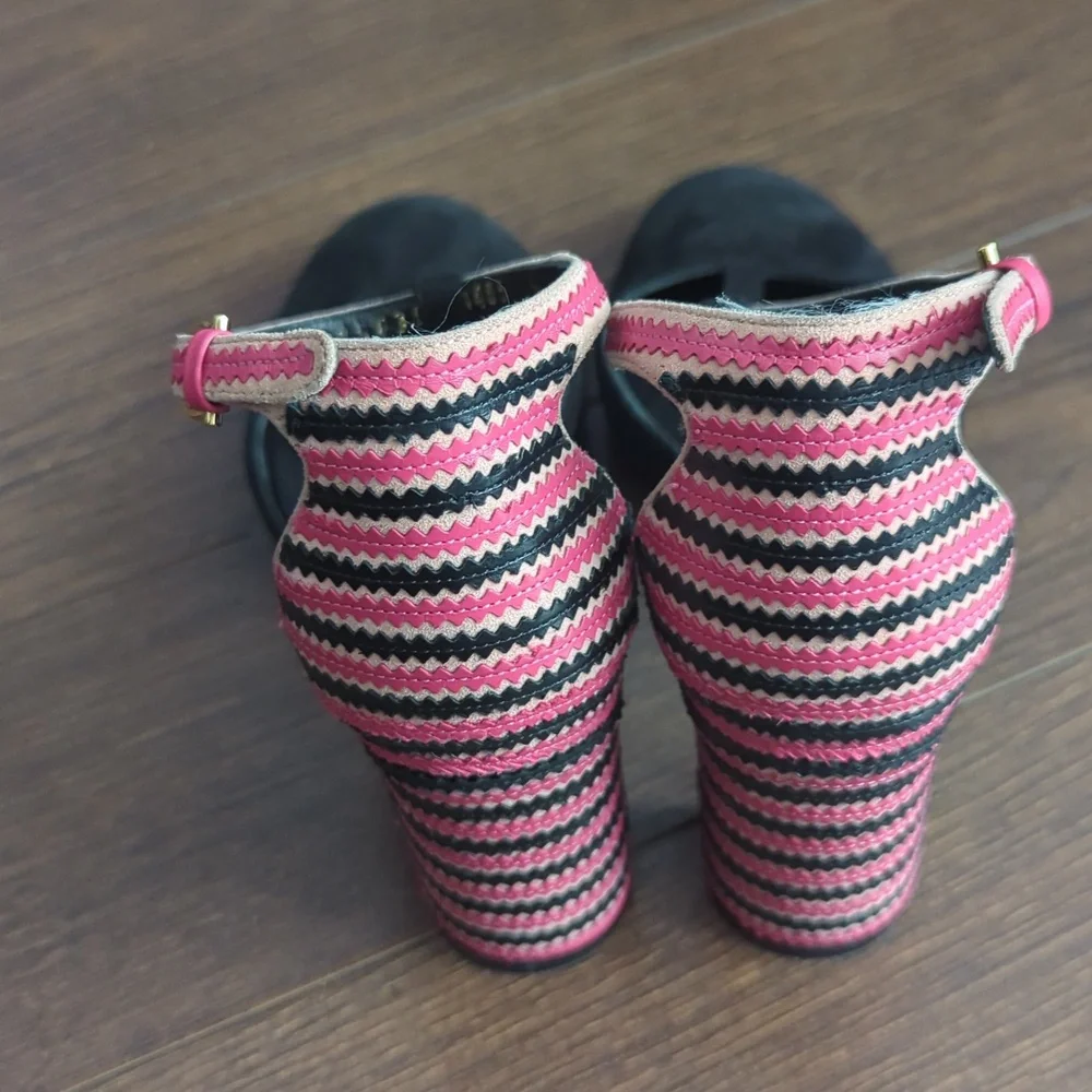 Salvatore Ferragamo Black/Pink Suede And Leather Fergie T-Strap Pumps - Picture 9 of 13